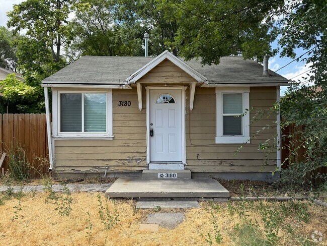 Building Photo - Updated 2-Bedroom Home in Millcreek!