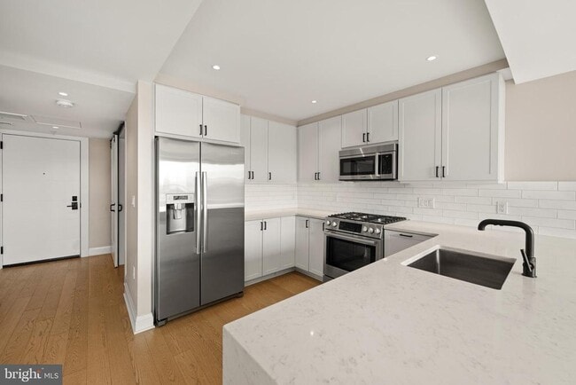 Photo - 925 N Fairfax St Unit 507