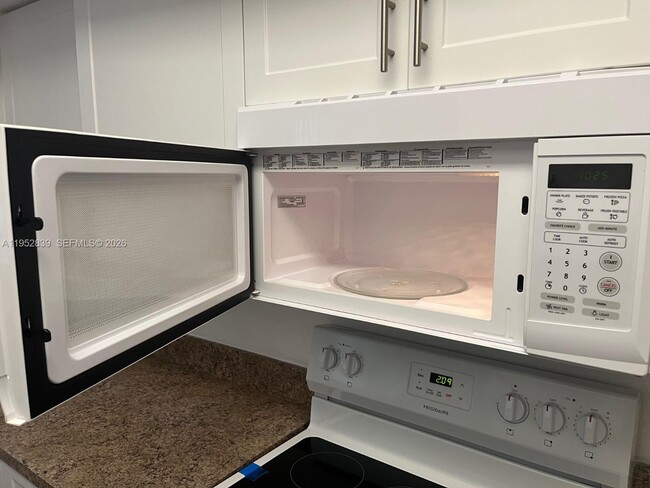 Photo - 11601 SW 2nd St Unit 21108