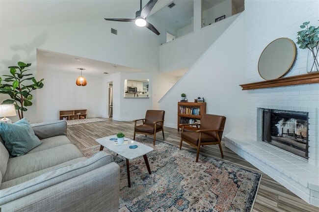 Photo - 2126 River Hollow