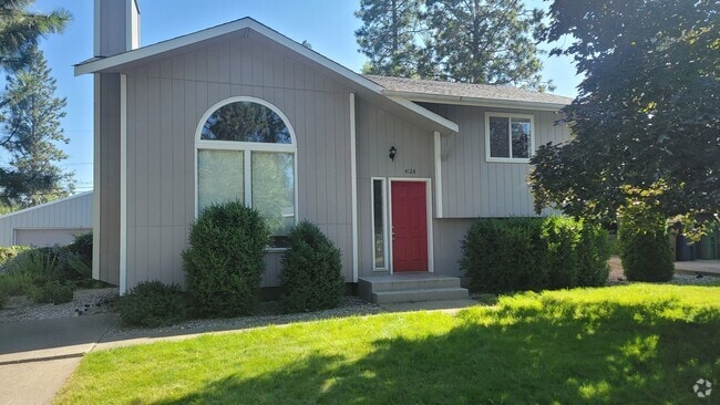 Building Photo - 4 Bedroom South Hill Home With Detached Ga...