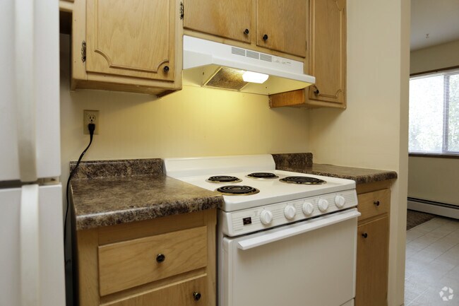 2 BR, 1 BA - kitchen