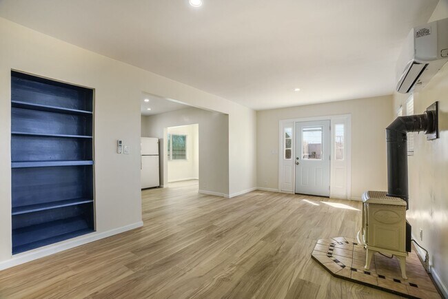 Photo - Headingly Ave (505) Unit Main House