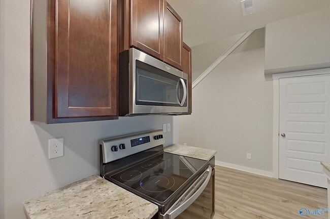 Photo - 7210 Chatfield Wy NW