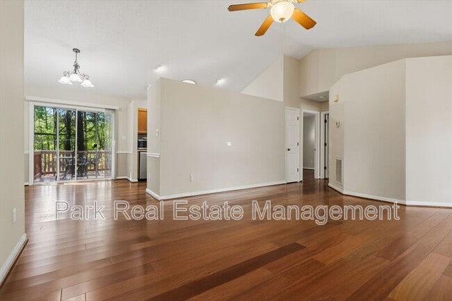 Photo - 106 Laura May Ln