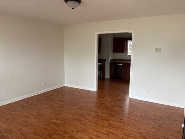 Photo - 122 Stonefield Cir