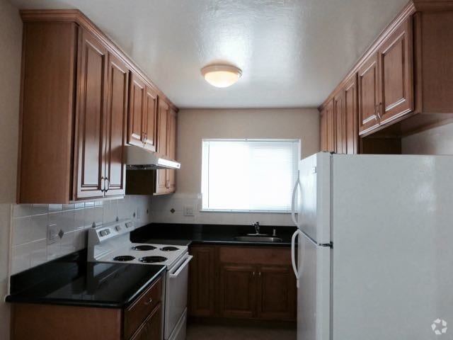 Building Photo - 1642 Queen Charlotte Dr Unit 3 Rental