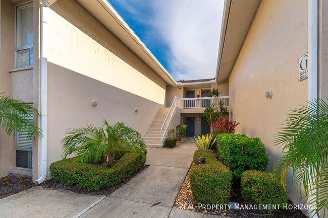 Photo - 2121 Wood St