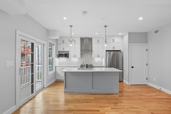 Photo - 15 Morris St Unit 2