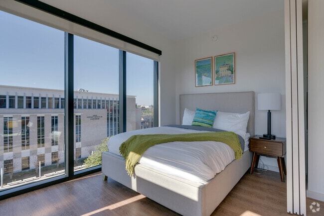 Studio - 502SF