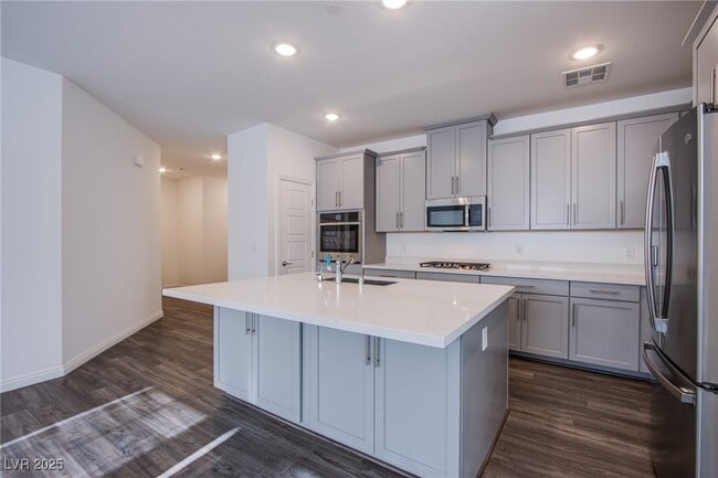 Building Photo - 2555 Hampton Rd Unit 4109 Rental
