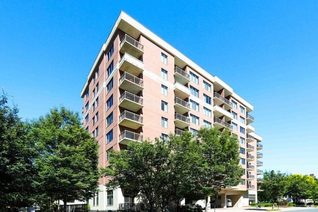 Photo - Virginia Square Plaza