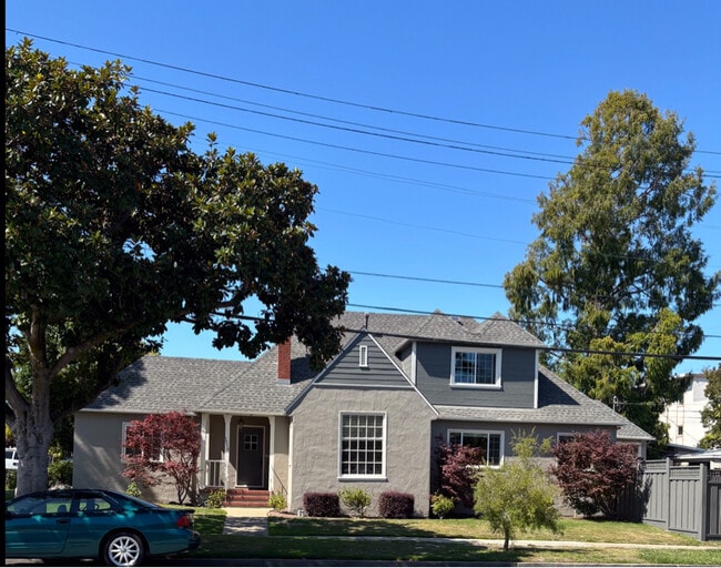 Photo - 1516 Hillside Dr