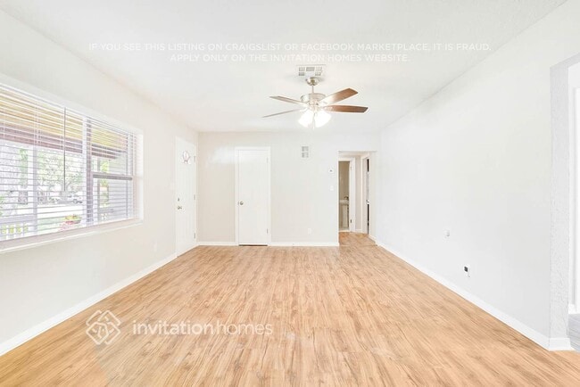 1115 N Powers Dr