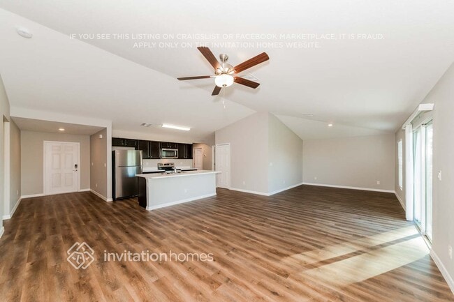 Photo - 714 Munich St NW