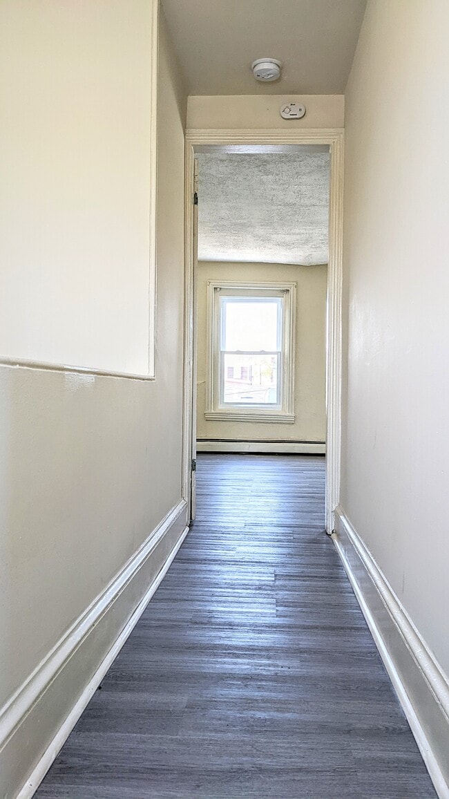 Photo - 730 Kohn St