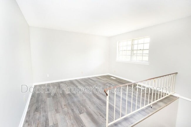 Photo - 8911 Drake Parkway Rd