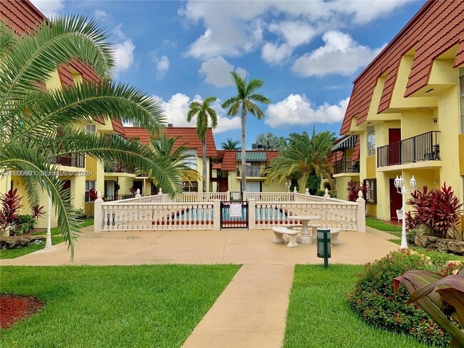 Building Photo - 8003 W 6th Ave Unit I