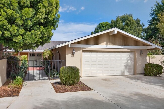 Photo - 1525 Fairway Dr