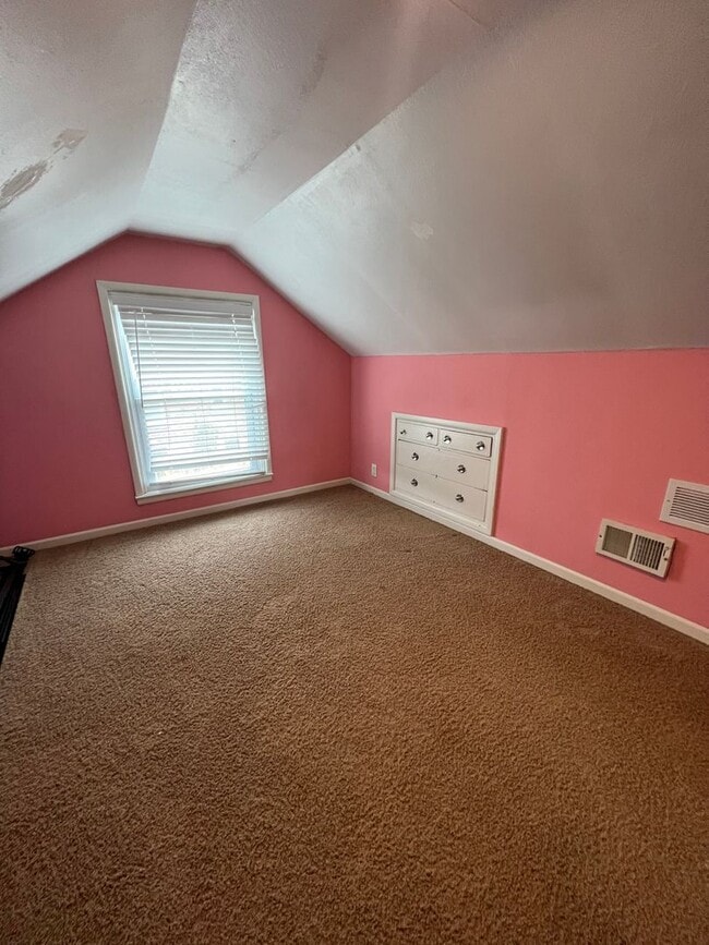 Photo - 3022 Losey Blvd S