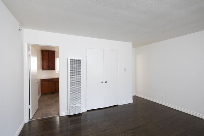 Talmadge Pacific Apartments