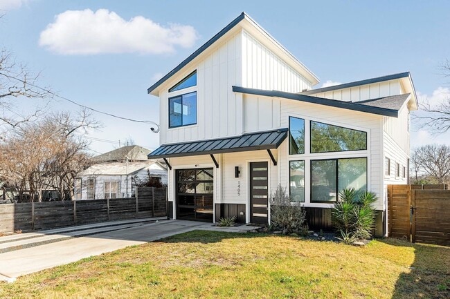 Photo - 1405 Perez St