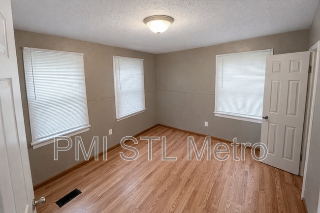 Photo - 7008 Paisley Dr