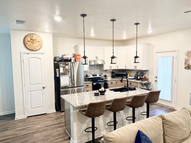 Kitchen - 834 Ross Rd