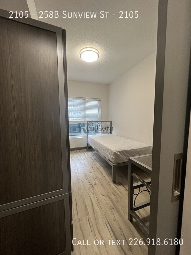 Photo - 258B-258B Sunview St