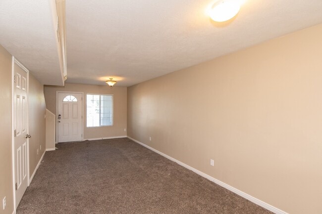 Photo - 475 N Redwood Rd