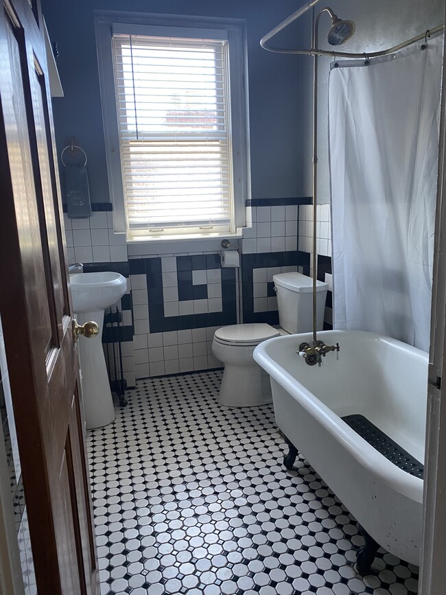 Photo - 2410 20th St NW Unit 301