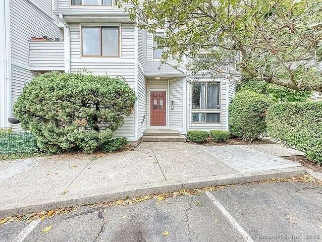 Building Photo - 999 Whalley Ave Unit 1H