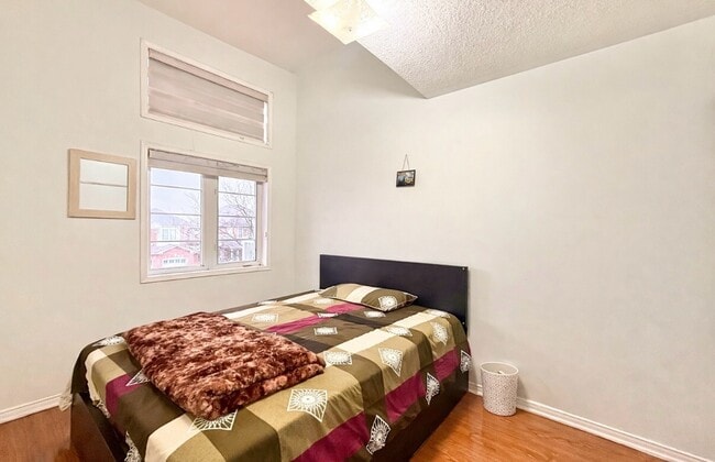 Photo - 3 BED - 2.5 BATH - BRAMPTON - UPPER LEVEL