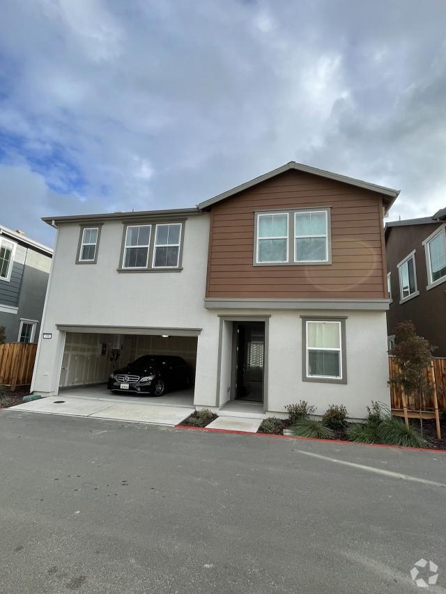 Building Photo - 4 bedroom in Pittsburg CA 94565 Rental