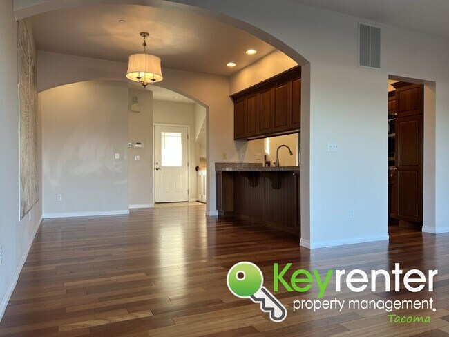 Photo - Luxury View Home in Gas Lamp Terrace, near...