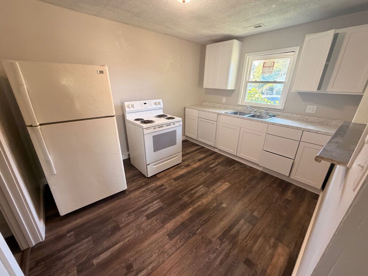 Photo - 2369 N Goodlet Ave