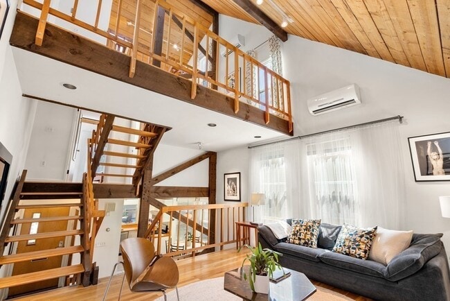 Photo - 111 Chilton St