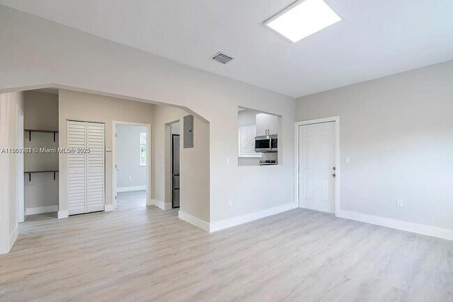 Photo - 3030 NW 16th St Unit 3030