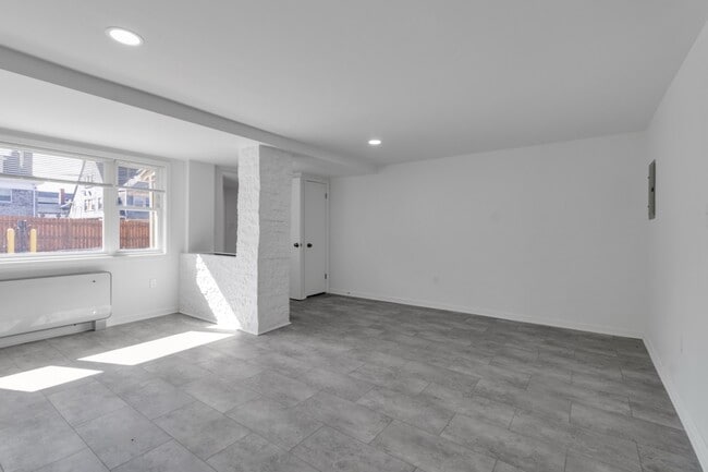 Photo - 211 Summer St