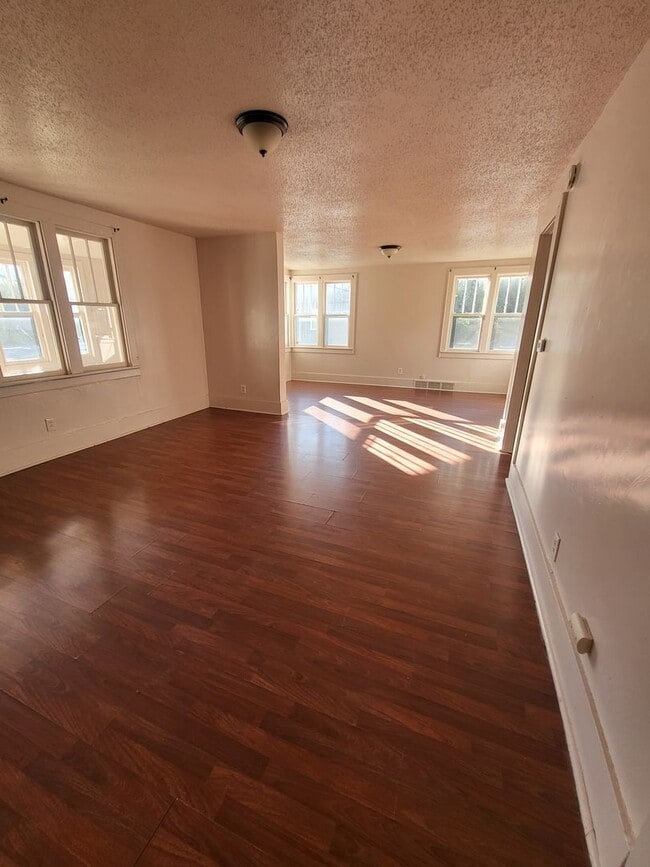 Photo - 1192 Maple St