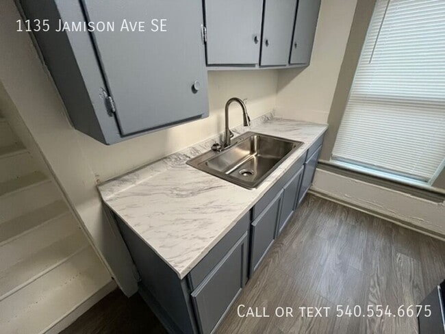 Photo - 1135 Jamison Ave SE