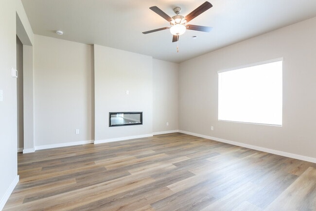 Photo - 7332 Crystal Ave