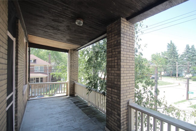 Building Photo - 200 Kelly Ave Unit 2