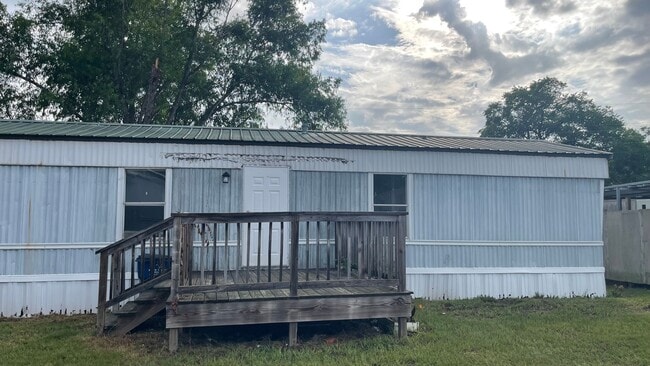 Building Photo - 3 Bed, 2 Bath Mobile Home! HUD ACCEPTED!