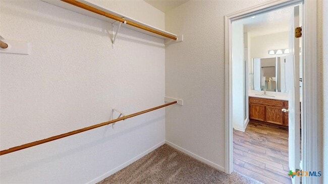 Building Photo - 1801 Thomas Ct