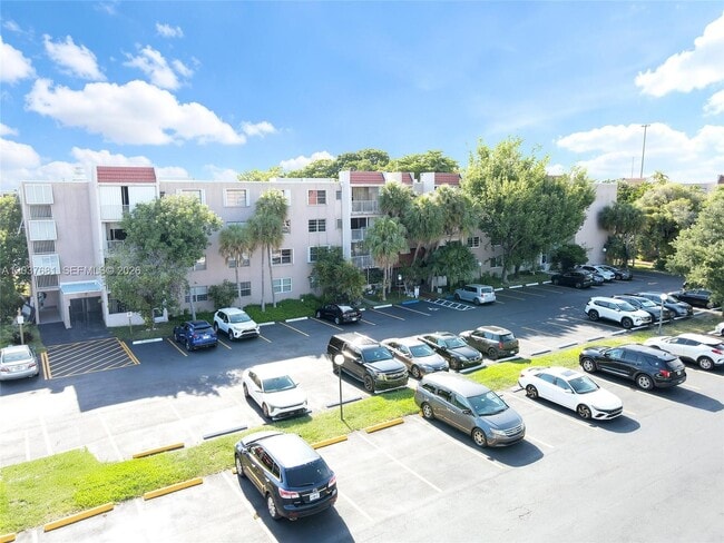 Building Photo - 8405 NW 8th St Unit 204
