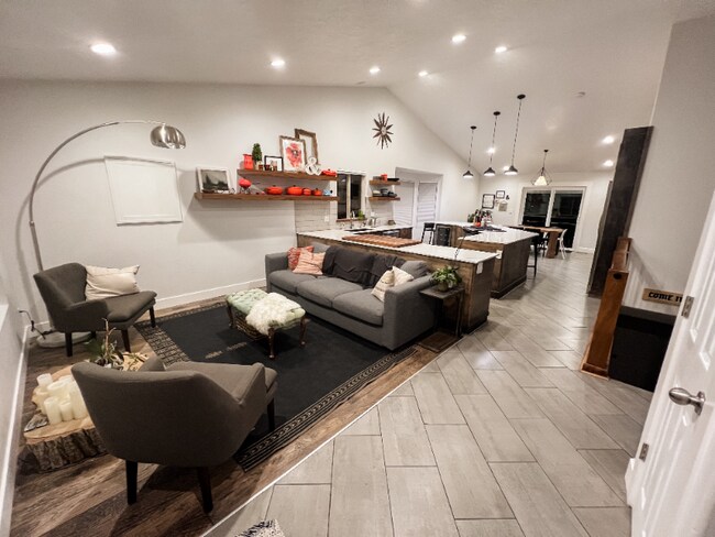 Photo - 1795 E Walnut Grove Dr