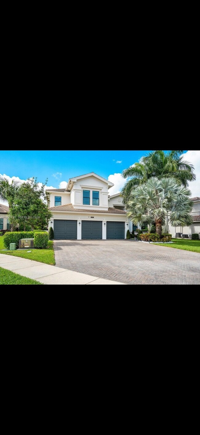 Building Photo - 16849 Pierre Cir