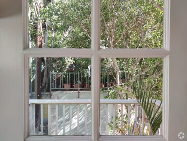 Building Photo - 6148 Glen Holly St Unit 6148 Rental