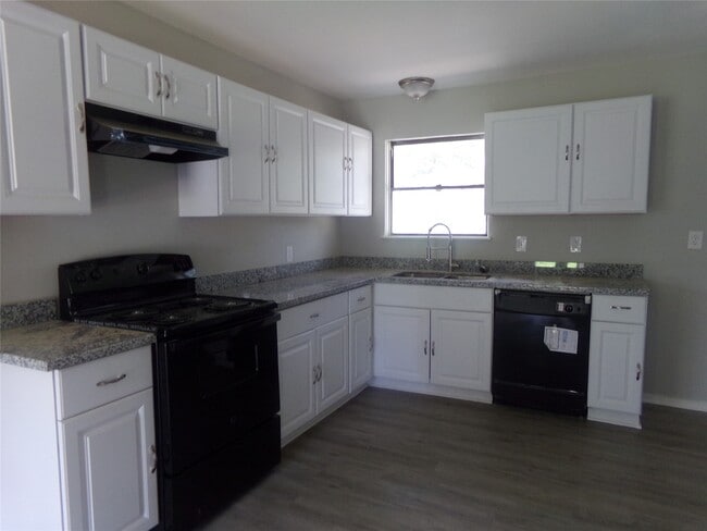 Photo - 414 Gardenia St